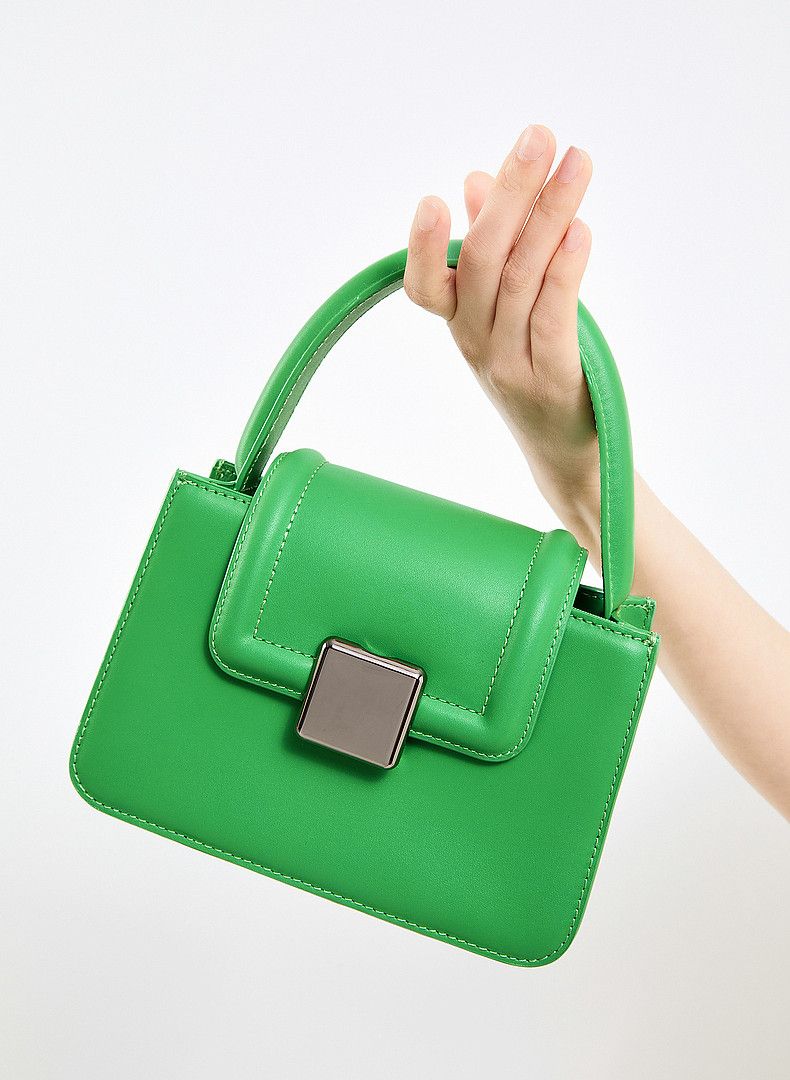 Quilted Chain Strap Handbag – Luxe & Feminine